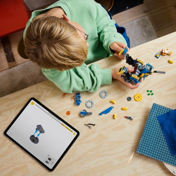 77002_Lifestyle_Build_crop